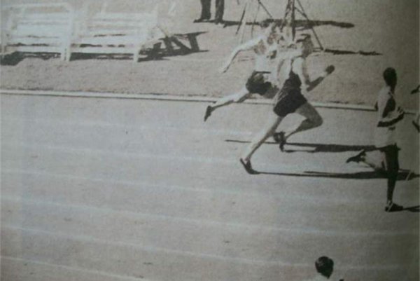 中国第一个参加奥运会的人是谁