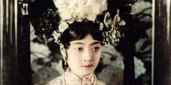 末代皇后婉容的一生经历介绍