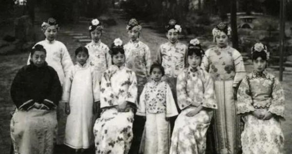 末代皇后婉容的一生经历介绍