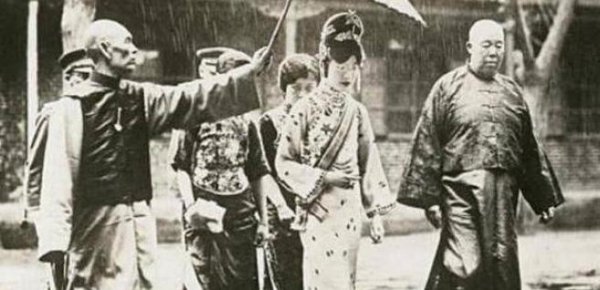 末代皇后婉容的一生经历介绍