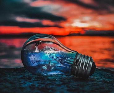 花心的背后是极度的痴情 原本专一的人到最后最绝情