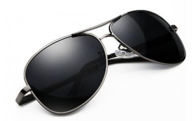 偏光太阳镜和普通太阳镜的区别 图片对比哪个更好