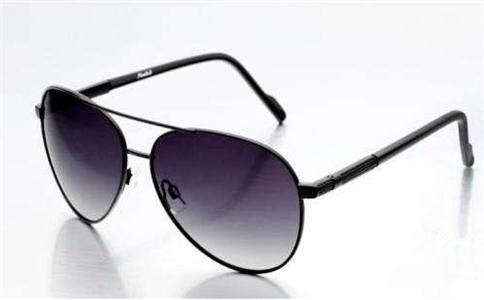 偏光太阳镜和普通太阳镜的区别