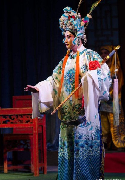 八府巡抚包龙星是几品官员