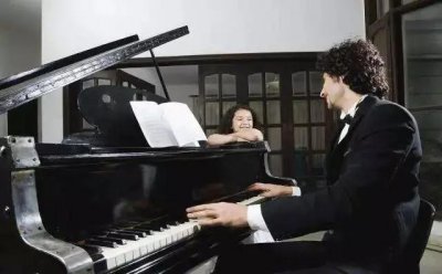 学钢琴的最晚年龄 12岁或17岁学弹钢琴会不会太晚