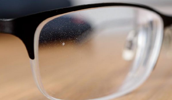 眼镜用什么擦最好保护