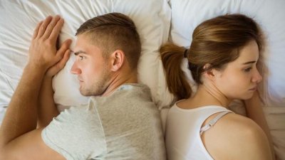 跟女朋友吵架了怎么哄 吵架生气了如何解决挽回