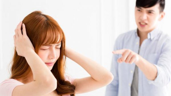 跟女朋友吵架了怎么哄