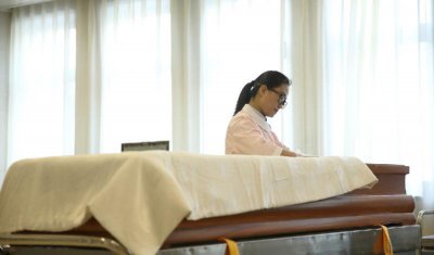 殡仪馆入殓师是干什么的 入殓师职业的真实工作过程