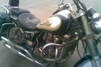 摩托车加油门就熄火是什么原因引起 打开风门冲几次好了