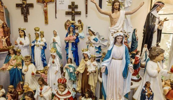 第一个提出日心说被烧死的人