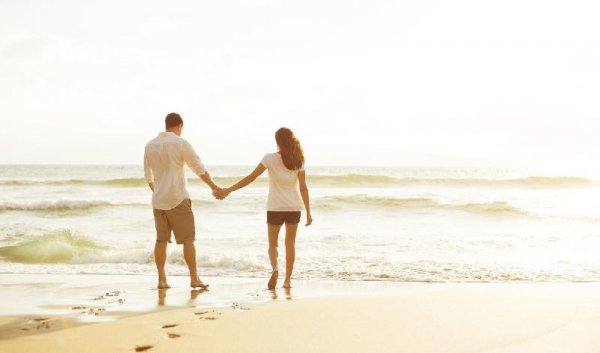 男人回归家庭可是他很爱小三