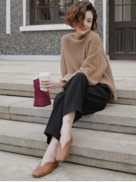 毛衣搭配什么裤子好看