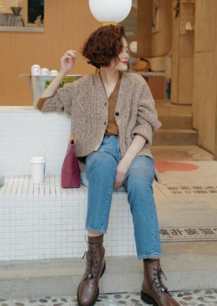 毛衣搭配什么裤子好看