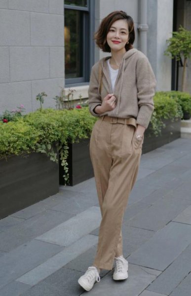 毛衣搭配什么裤子好看