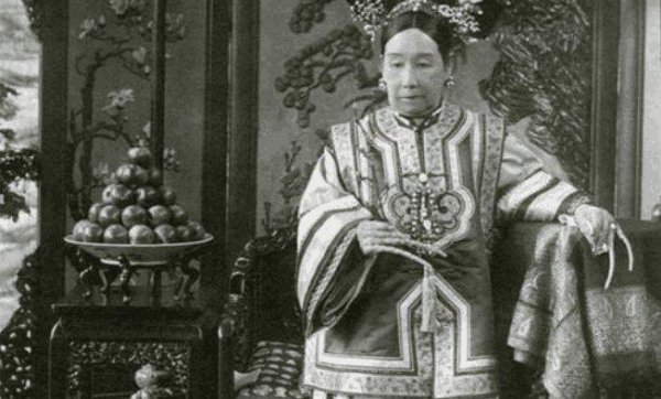 珍妃打捞出来的样子