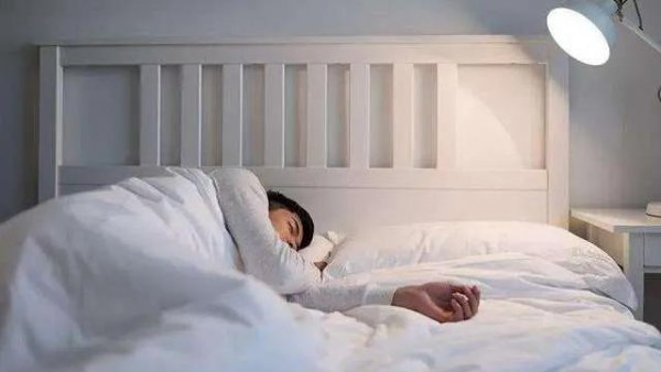 一天睡几个小时最好