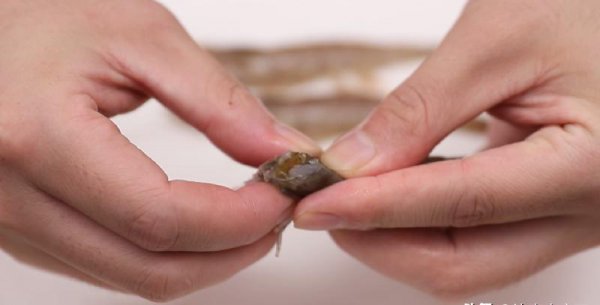 去虾线的最快方法