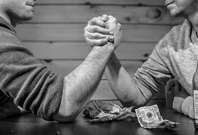 发现老婆出轨怎么收拾第三者 女人婚内出轨怎么处理第三者