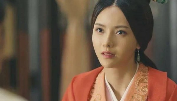 曹丕喜欢郭照还是甄宓