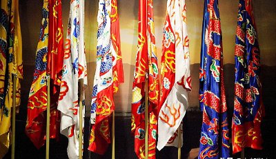 八旗旗主大还是亲王大 清朝八旗旗主的官职大吗