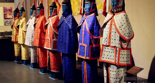 八旗旗主大还是亲王大