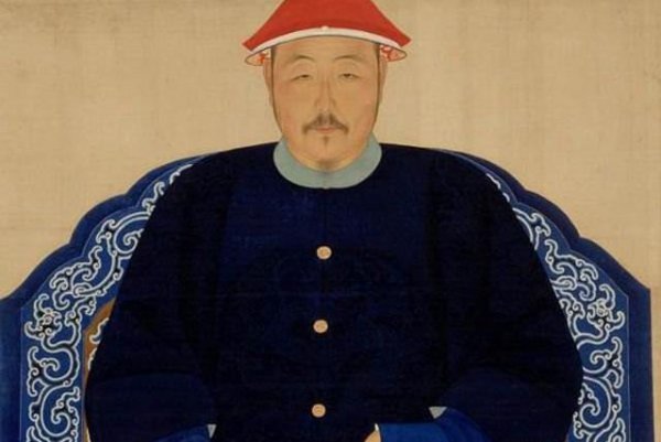 八旗旗主大还是亲王大