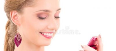 怎么跟刚认识的女孩子微信聊天 刚加女生微信怎么聊天