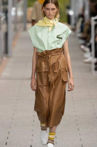 工装裤搭配什么上衣