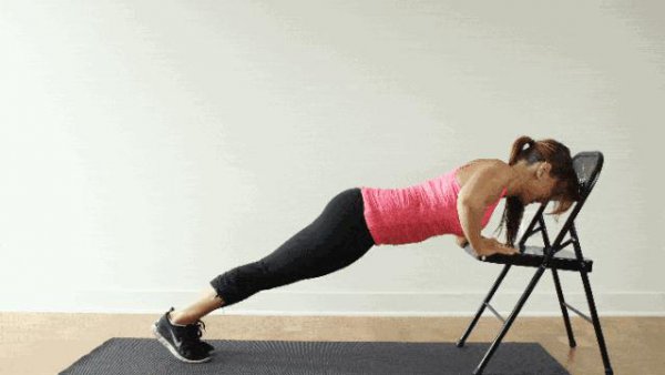 每天30个俯卧撑能练出胸肌吗