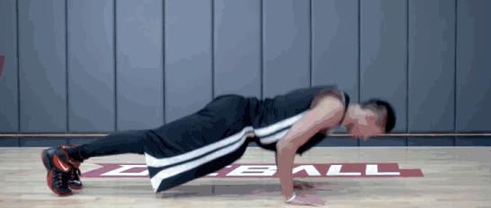 每天30个俯卧撑能练出胸肌吗