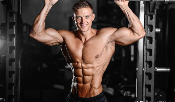 每天30个俯卧撑能练出胸肌吗