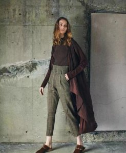 大衣搭配什么裤子好看 大衣搭配什么裤子时尚