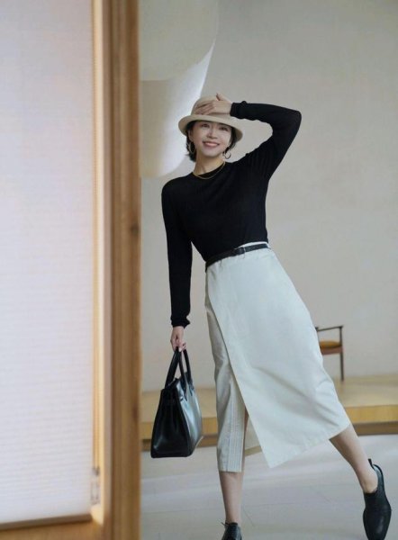 黑色衣服配什么裤子好看