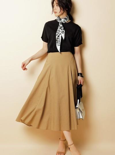 黑色衣服配什么裤子好看