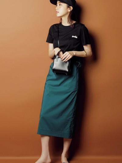 黑色衣服配什么裤子好看