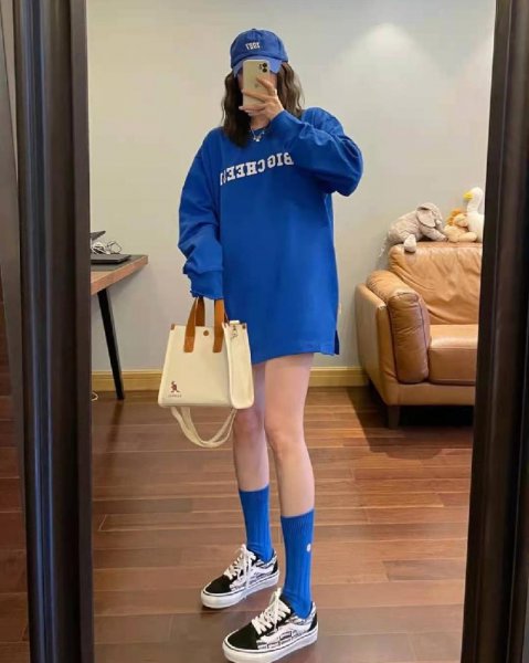 卫衣怎么搭配下身好看