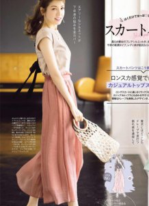 穿什么颜色的衣服显白 最显白的衣服颜色排名