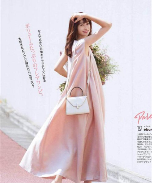 穿什么颜色的衣服显白