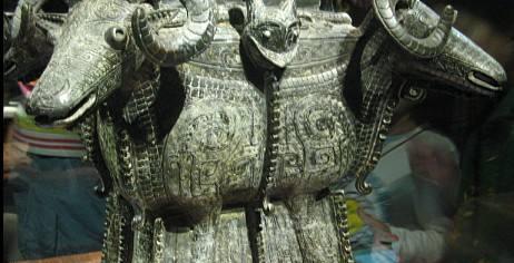 四羊方尊是哪个朝代的文物