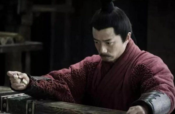 背水一战的历史人物是谁