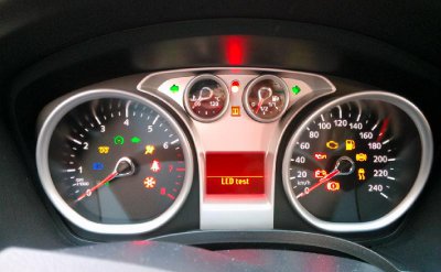 汽车仪表盘上的感叹号什么意思 汽车出现感叹号代表什么