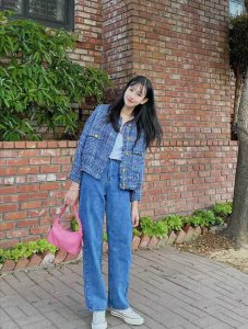 浅蓝色裤子配什么颜色上衣好看 浅蓝色裤子如何搭配最佳