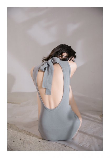 女生泡温泉穿什么样的泳衣好看