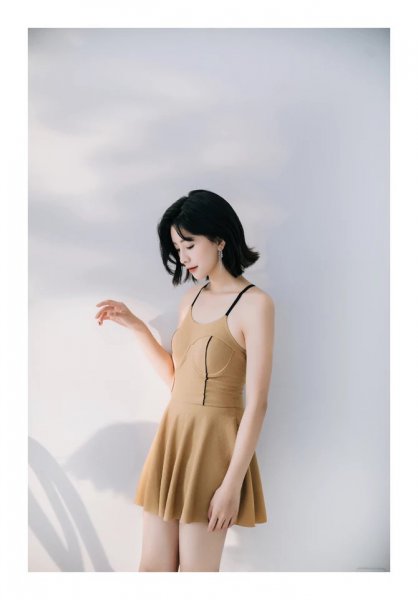 女生泡温泉穿什么样的泳衣好看