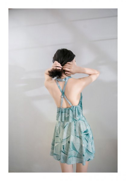 女生泡温泉穿什么样的泳衣好看