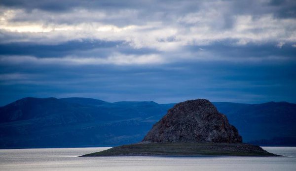 世界上海拔最高的咸水湖