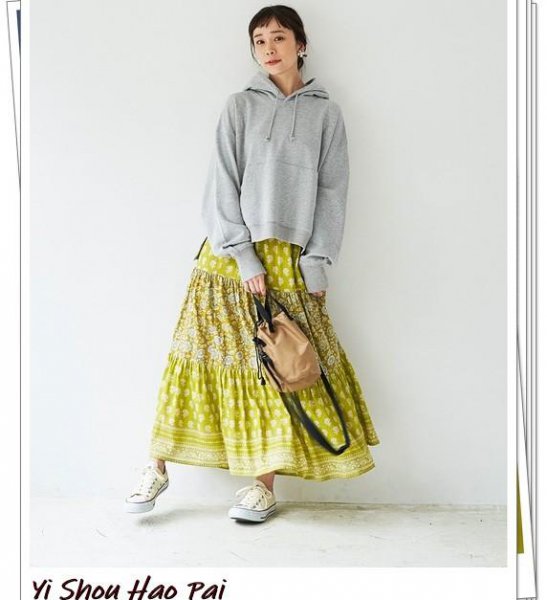 蛋糕裙搭配什么上衣显得年龄小