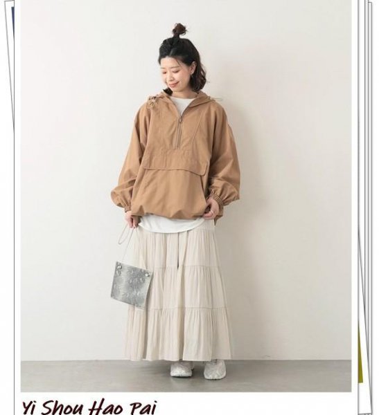 蛋糕裙搭配什么上衣显得年龄小