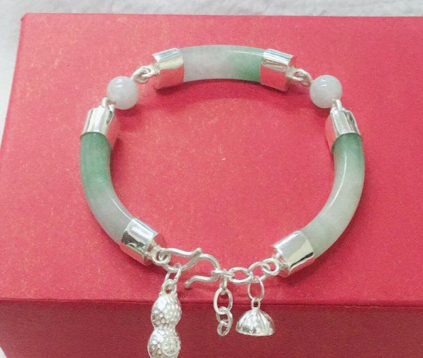 玉手镯裂纹补救最好办法